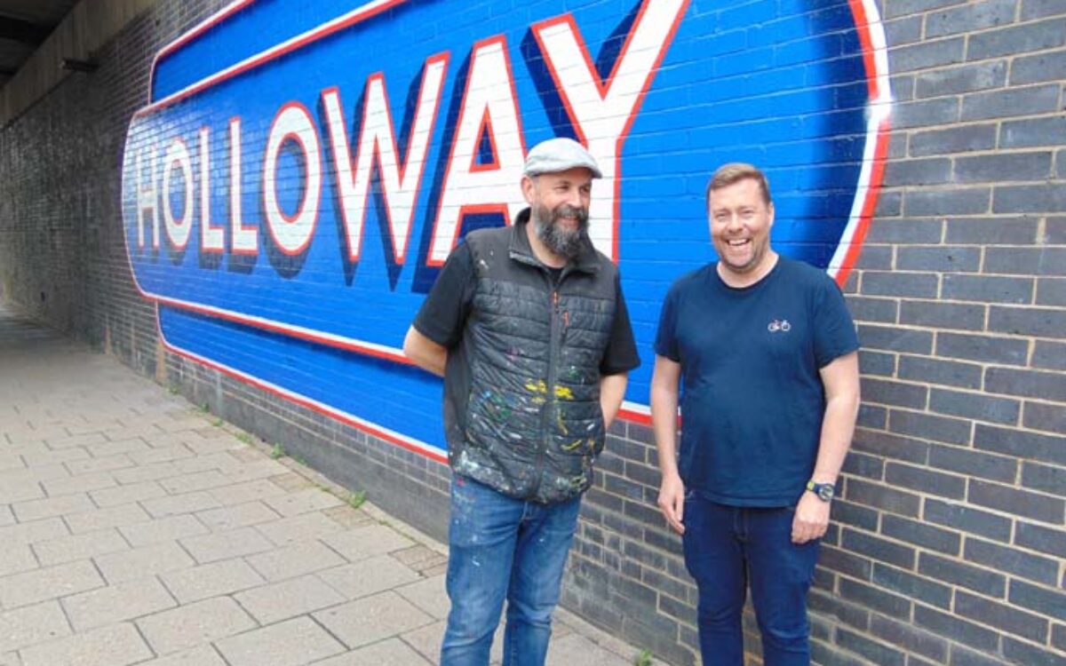 Lionel Stanhope and Paul Wise in front of the new Holloway Road mural